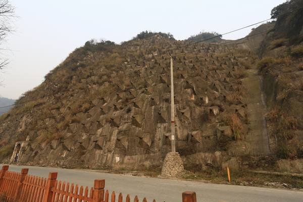 紫坪鋪左岸錨索、抗滑樁