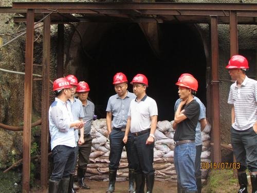 鄔清富一行到銅頭工地視察
