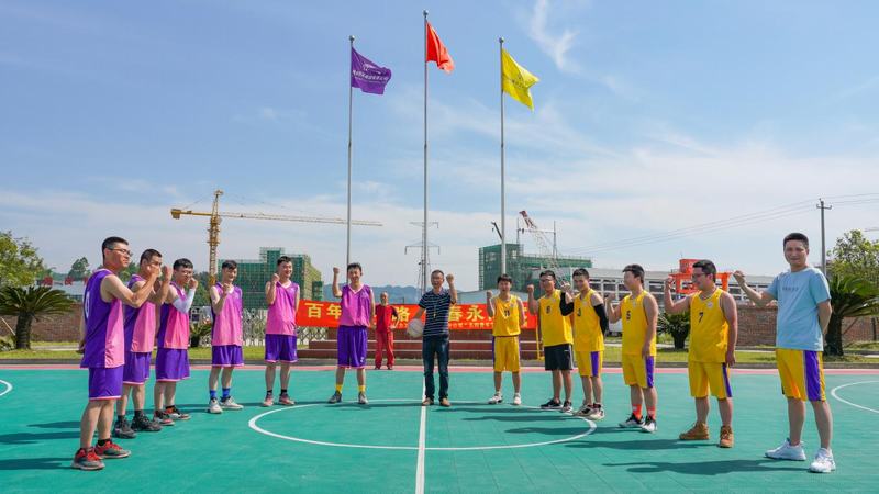 二分公司舉行慶?！拔逡弧眲趧庸澞凶踊@球友誼賽