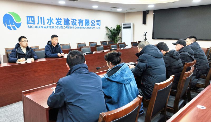 集團相關部門到公司總部開展春節前車輛安全檢查