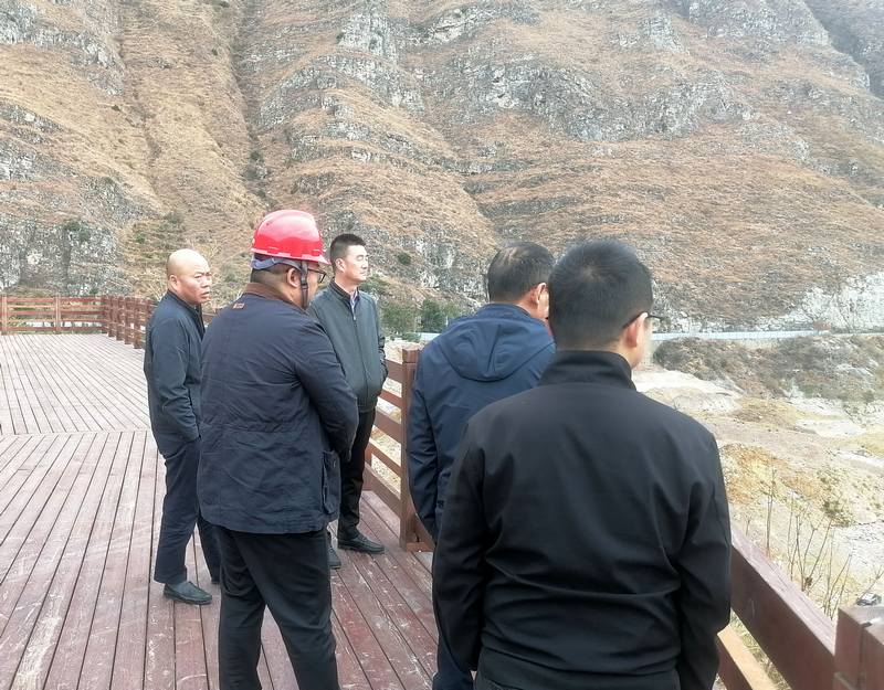 袁斌率隊督導(dǎo)漢源、威遠新開工項目建設(shè)工作