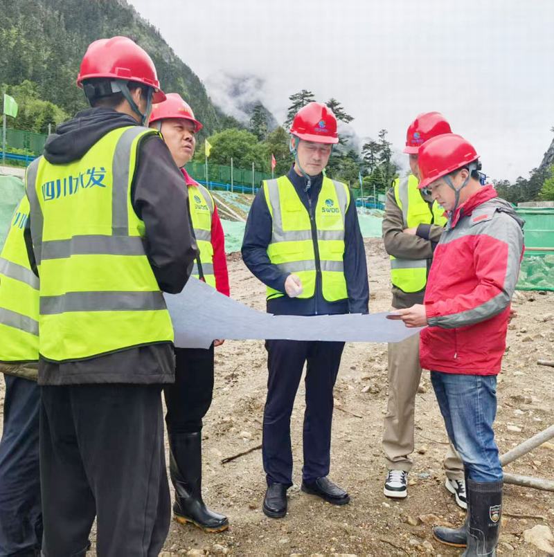 袁斌到九龍縣三四溝、麻窩溝水電站調(diào)研指導(dǎo)工作